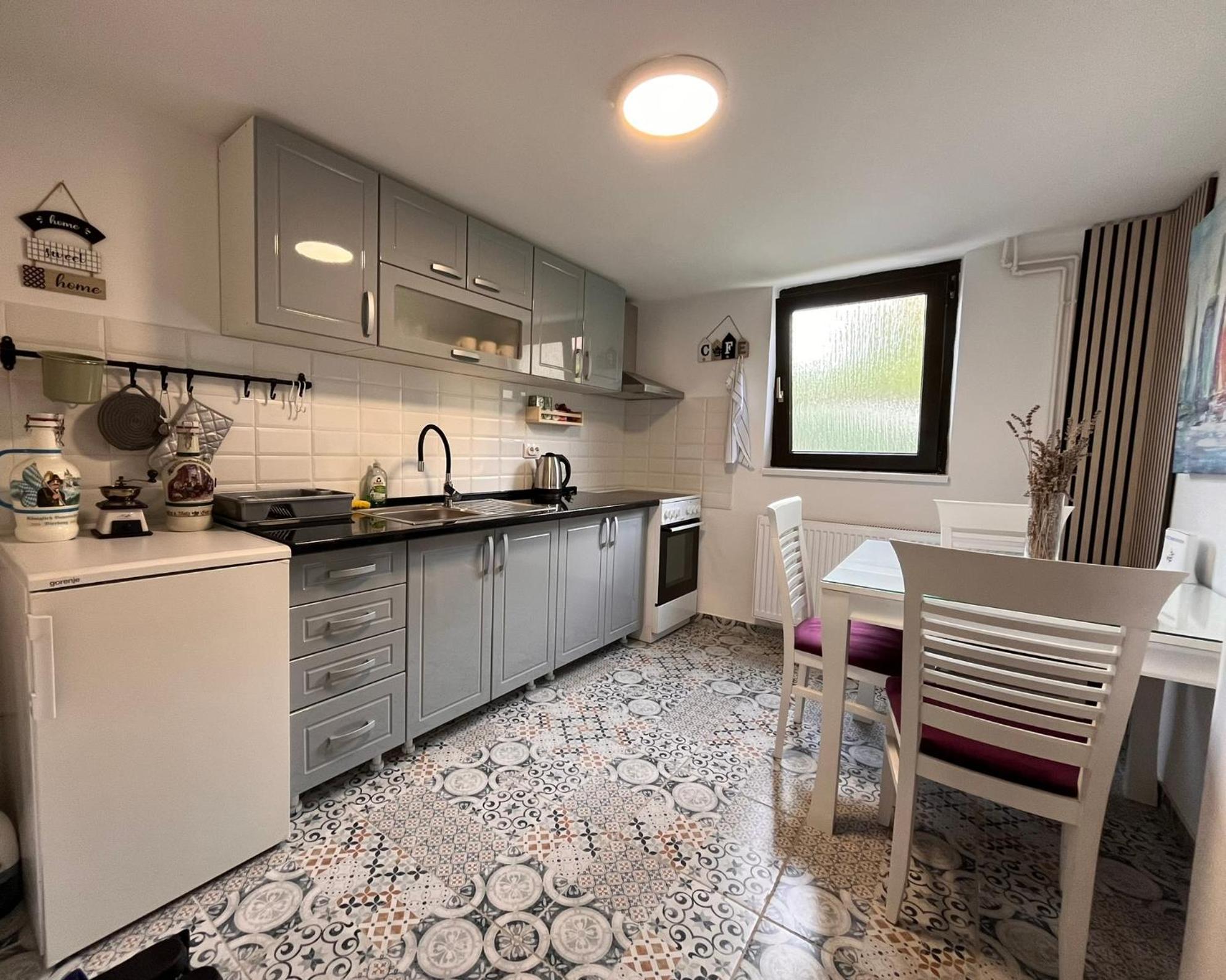 Apartment Mirka *